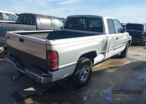1998 Dodge Ram 1500 St из США, поврежденный, VIN 3B7HC13Y4WG180993